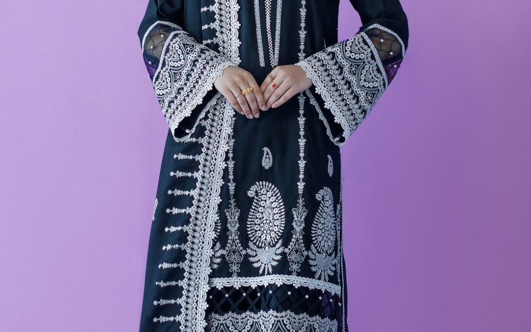 Orient Lawn Sale {2023} Upto 70% Off at Summer Collection