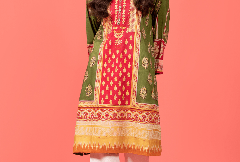 Ittehad Lawn Sale 2023 up to 70% off at Summer Collection
