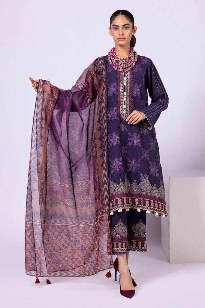 Khaadi Winter Sale Upto 70% off at Purple dresses